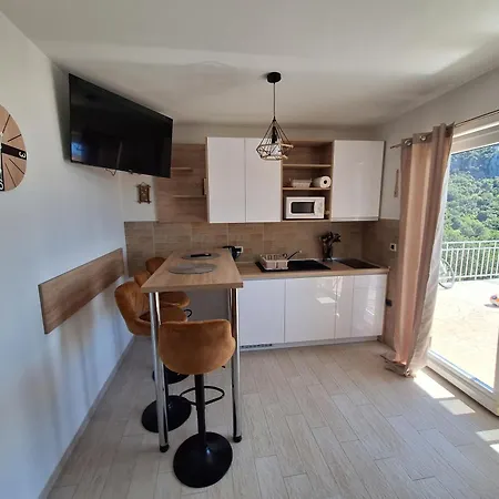 Modric Apartment *